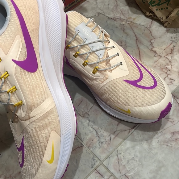 Nike women’s air zoom Pegasus fly ease running shoe dj7383-800 - Picture 2 of 8